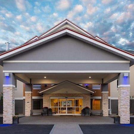 Holiday Inn Express Hotel & Suites Brattleboro By Ihg Екстер'єр фото