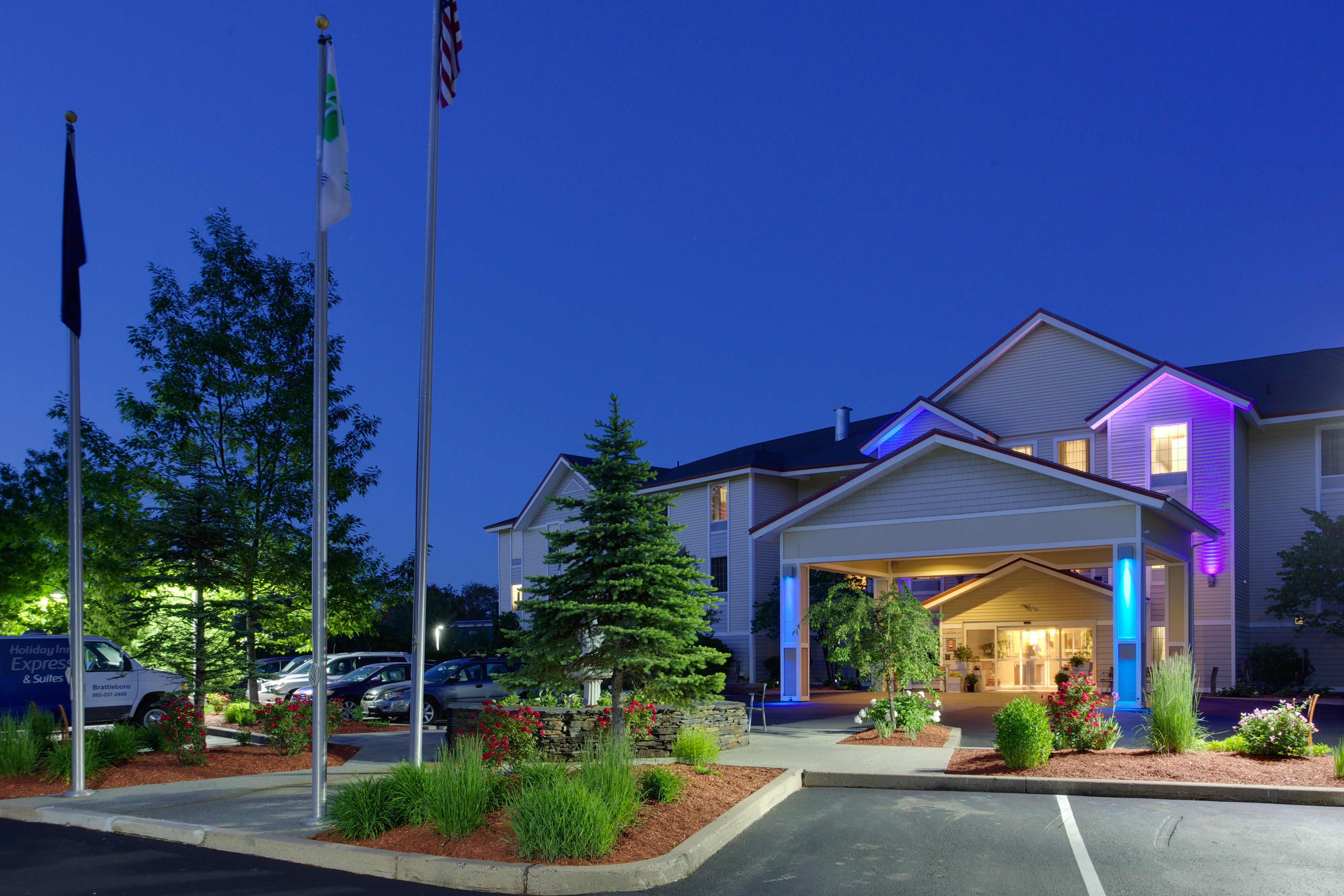 Holiday Inn Express Hotel & Suites Brattleboro By Ihg Екстер'єр фото