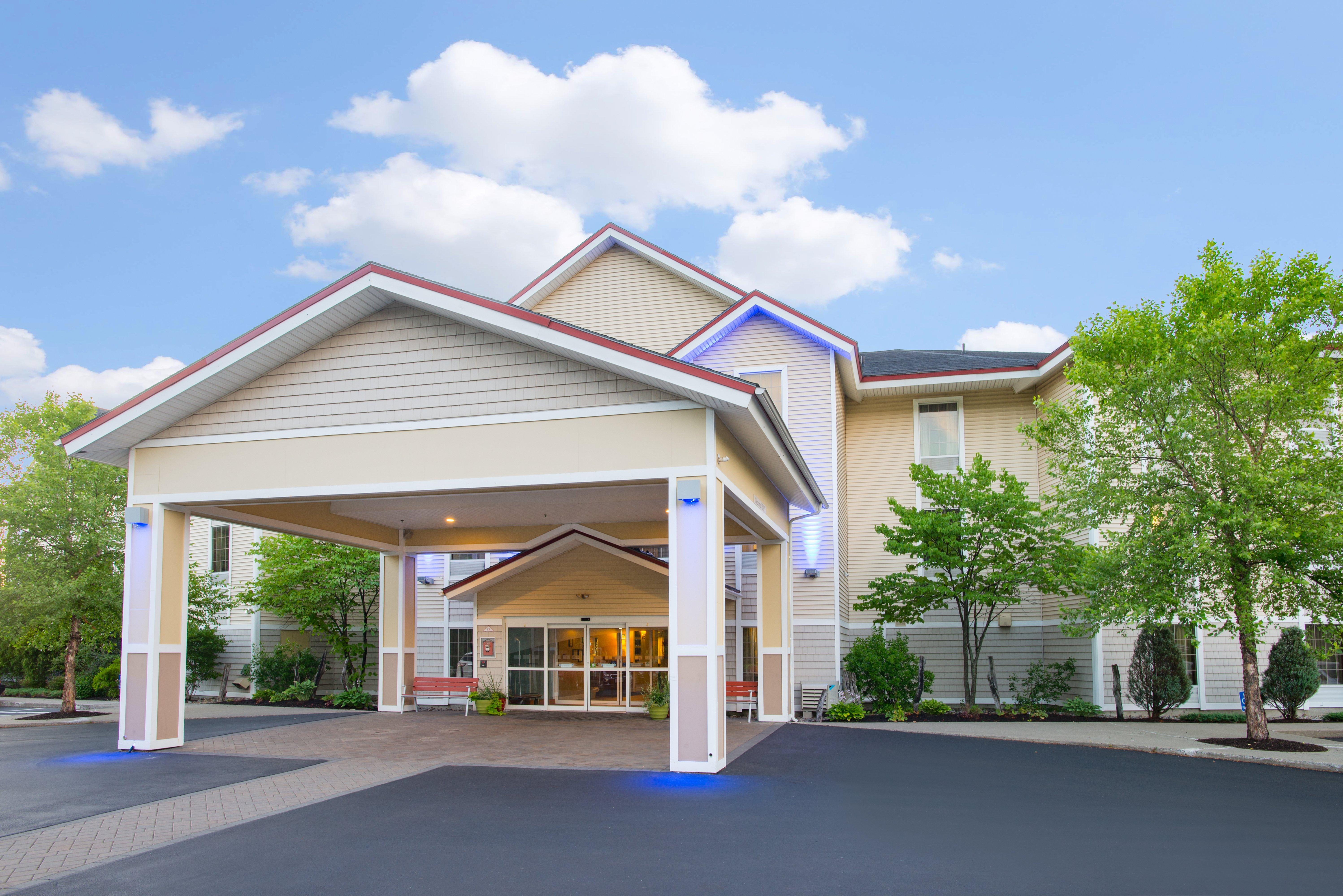 Holiday Inn Express Hotel & Suites Brattleboro By Ihg Екстер'єр фото