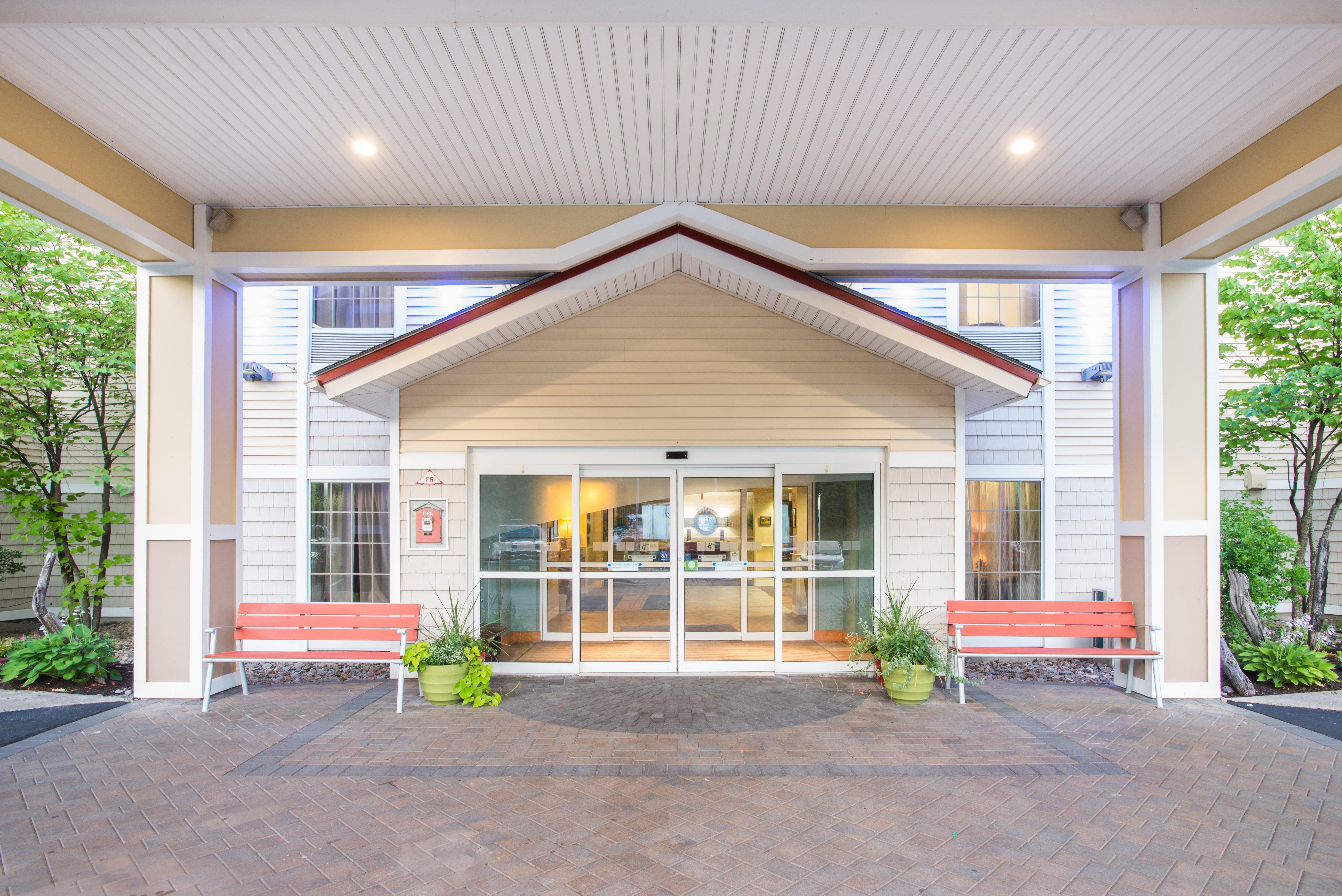 Holiday Inn Express Hotel & Suites Brattleboro By Ihg Екстер'єр фото