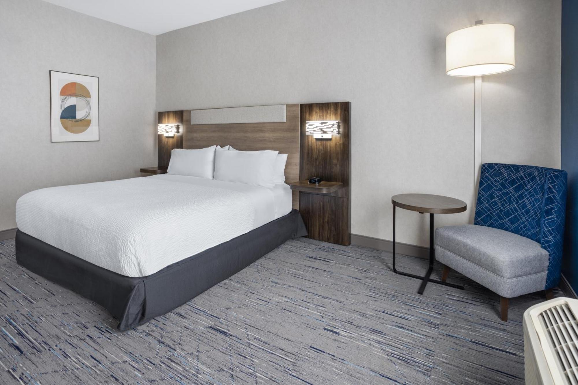 Holiday Inn Express Hotel & Suites Brattleboro By Ihg Екстер'єр фото