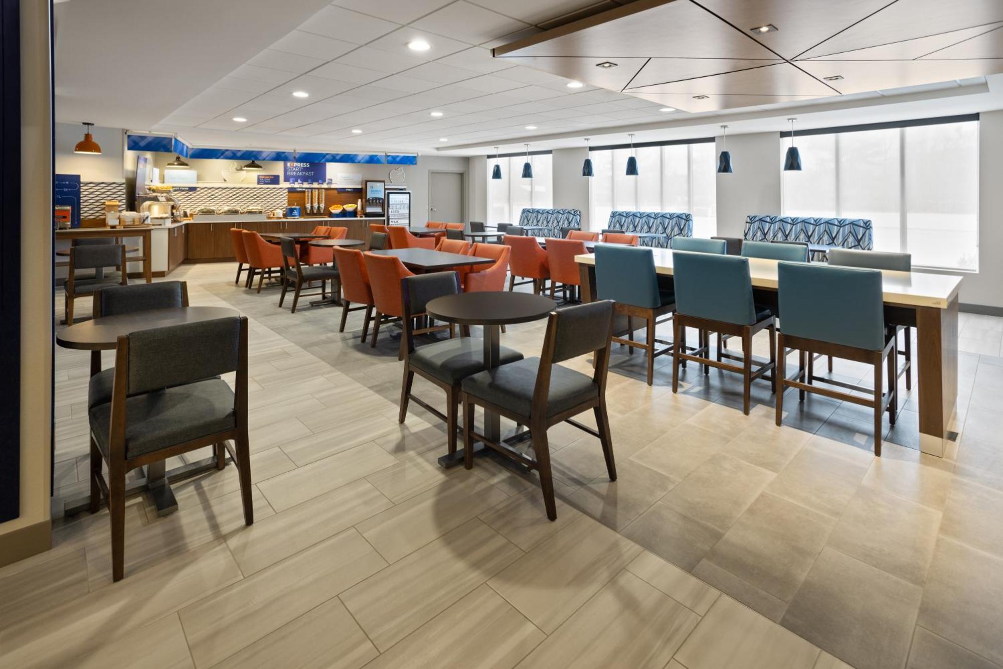 Holiday Inn Express Hotel & Suites Brattleboro By Ihg Екстер'єр фото