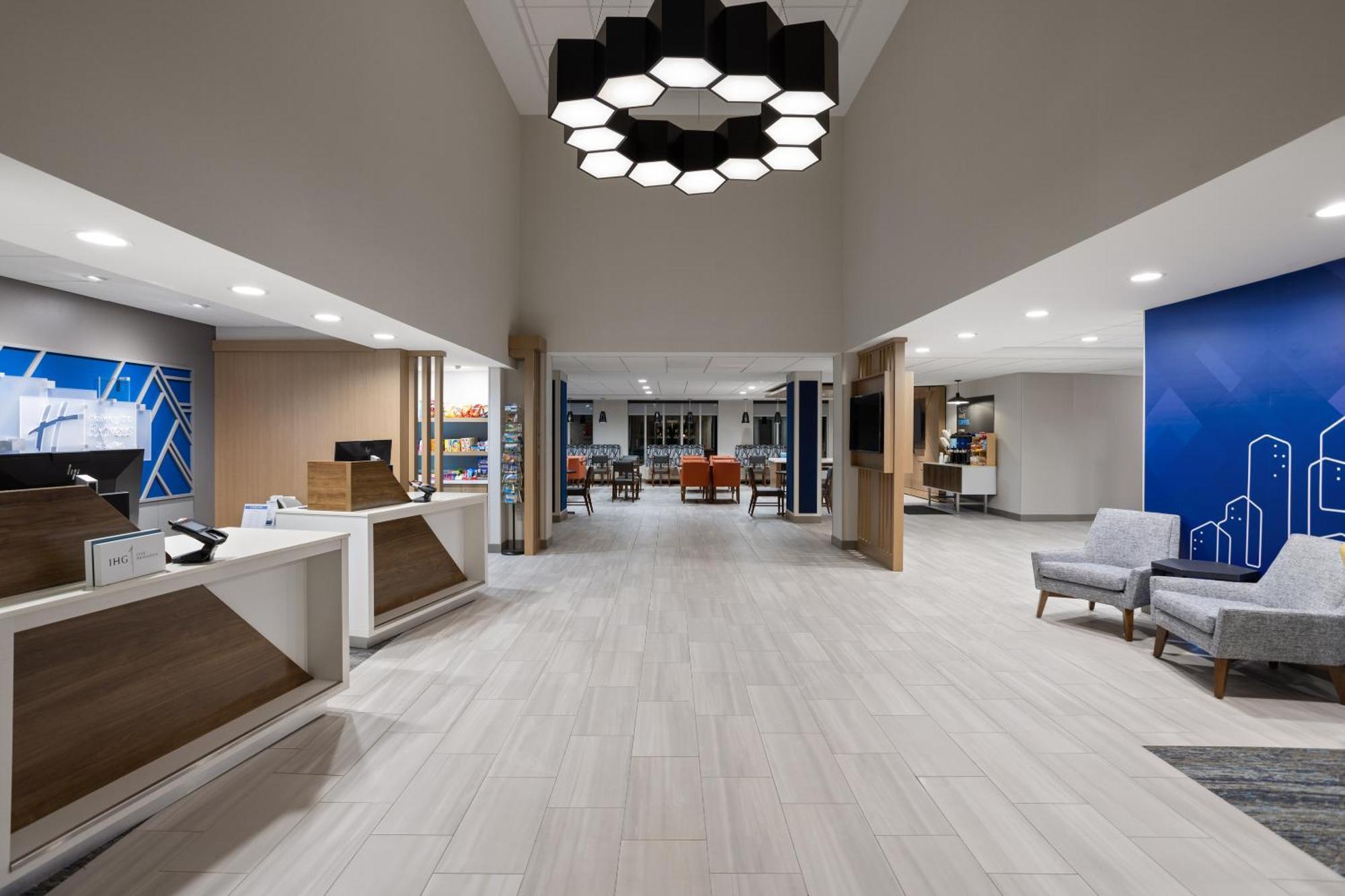 Holiday Inn Express Hotel & Suites Brattleboro By Ihg Екстер'єр фото