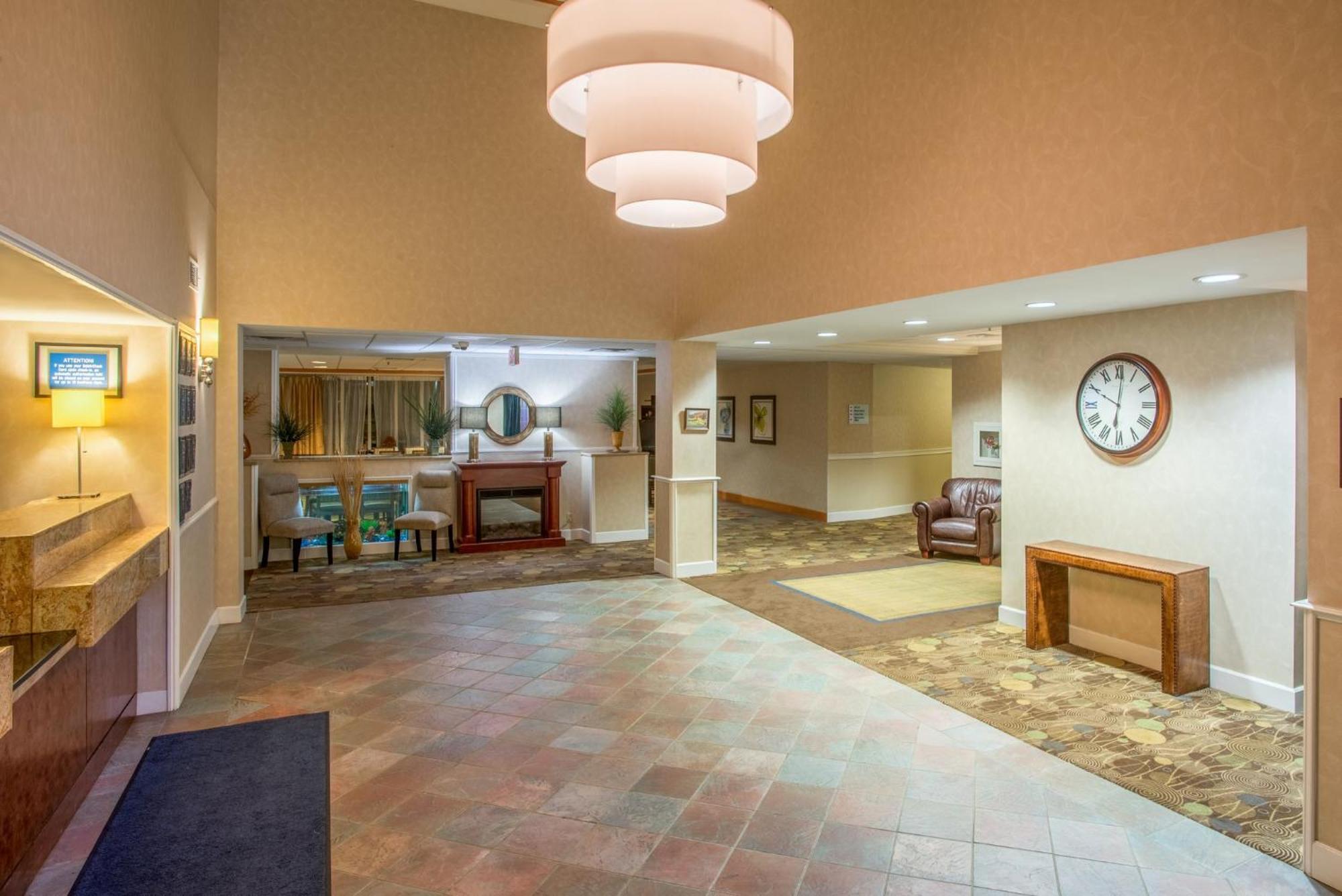 Holiday Inn Express Hotel & Suites Brattleboro By Ihg Екстер'єр фото