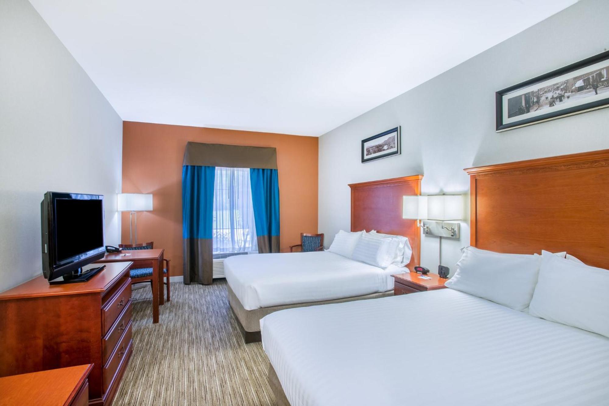 Holiday Inn Express Hotel & Suites Brattleboro By Ihg Екстер'єр фото