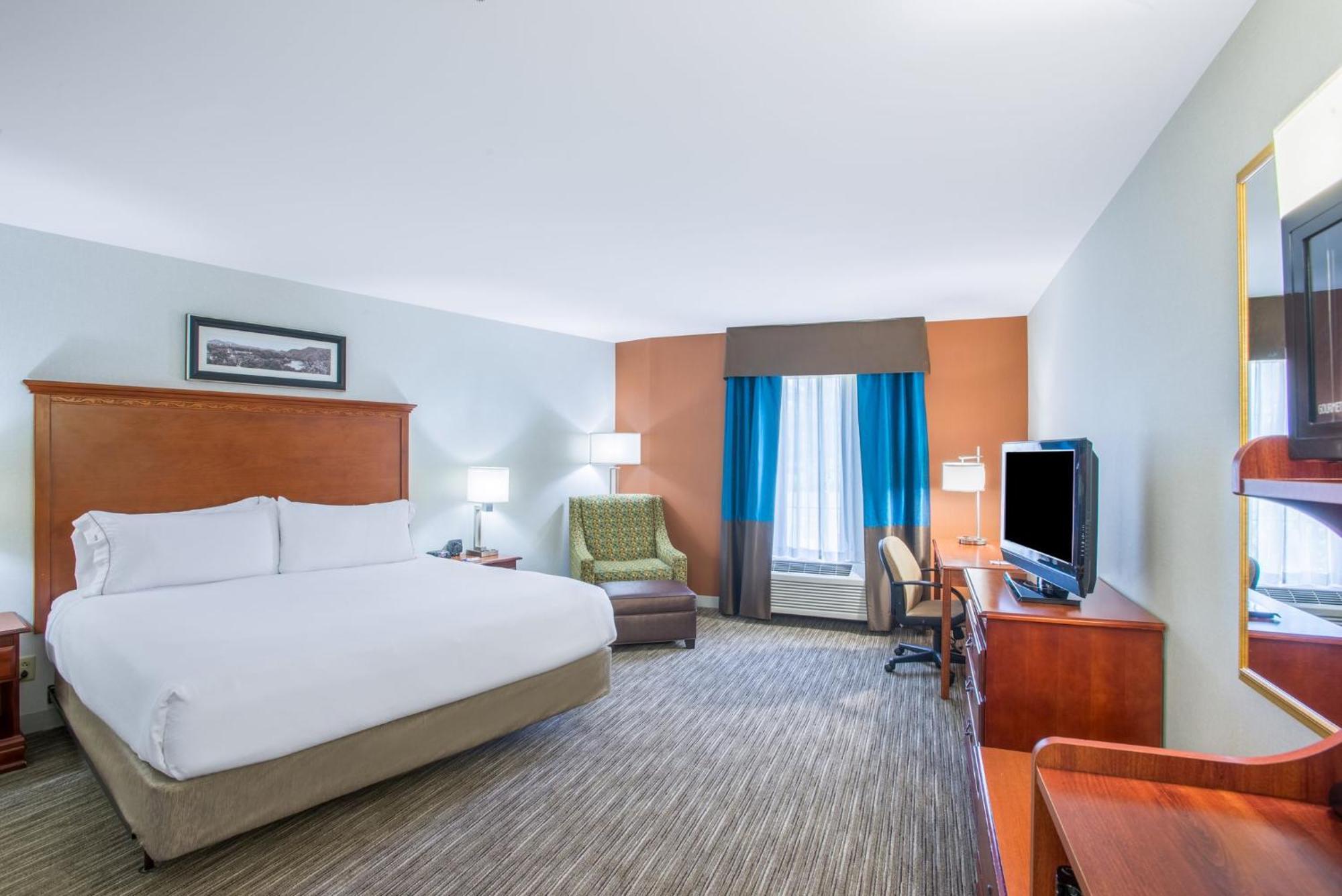 Holiday Inn Express Hotel & Suites Brattleboro By Ihg Екстер'єр фото