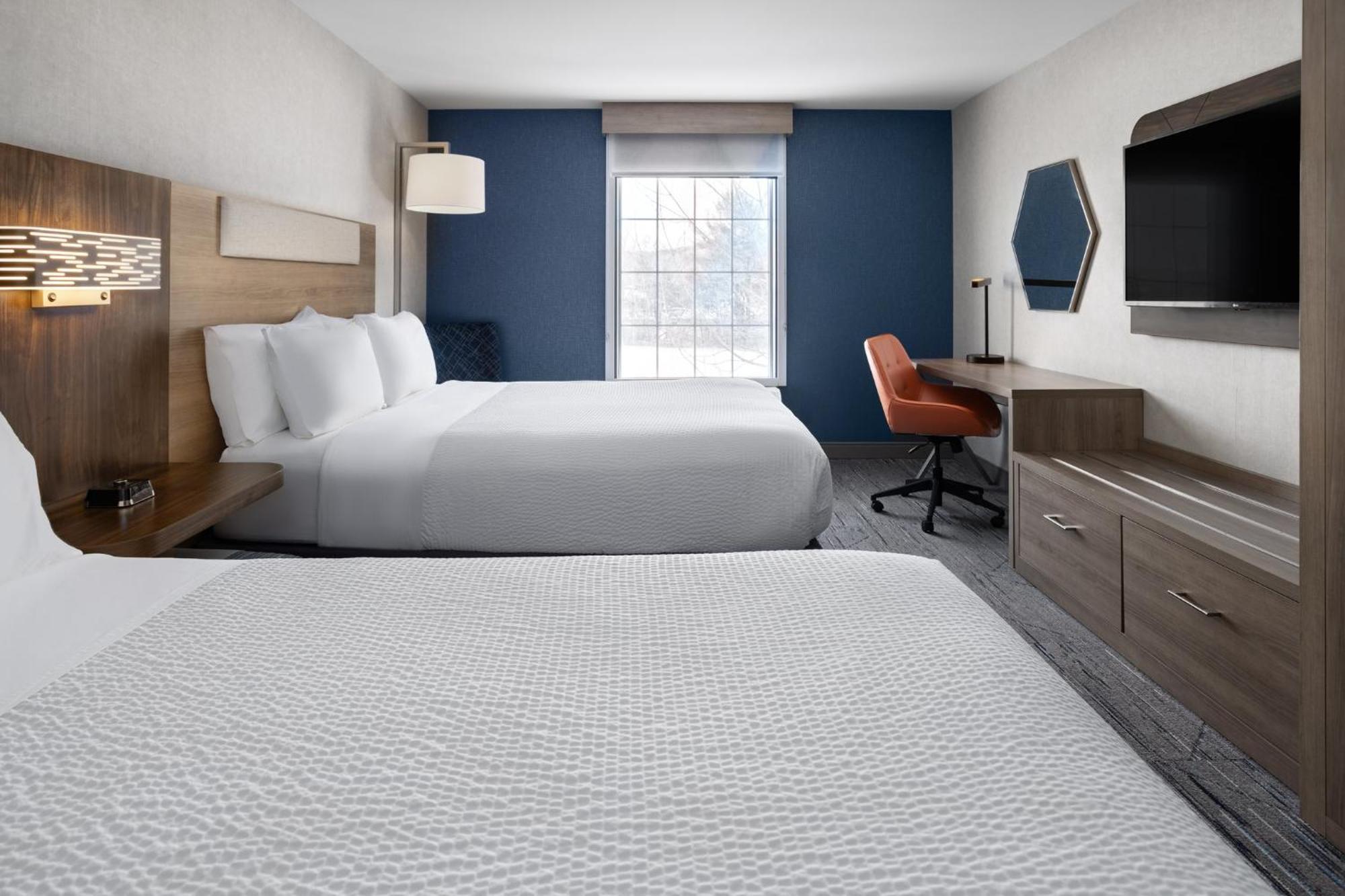 Holiday Inn Express Hotel & Suites Brattleboro By Ihg Екстер'єр фото